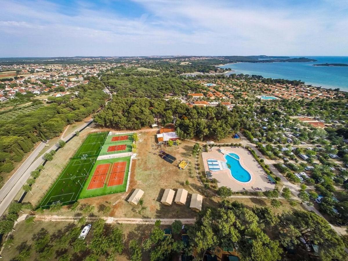 Lux camp - mobile homes in Bi village Fažana Extérieur photo